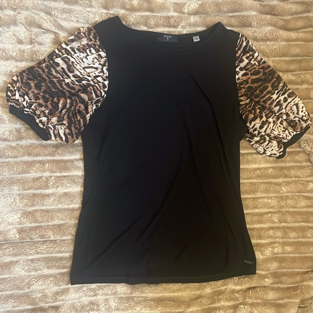 Tahari blouse, cute slouchy sleeves